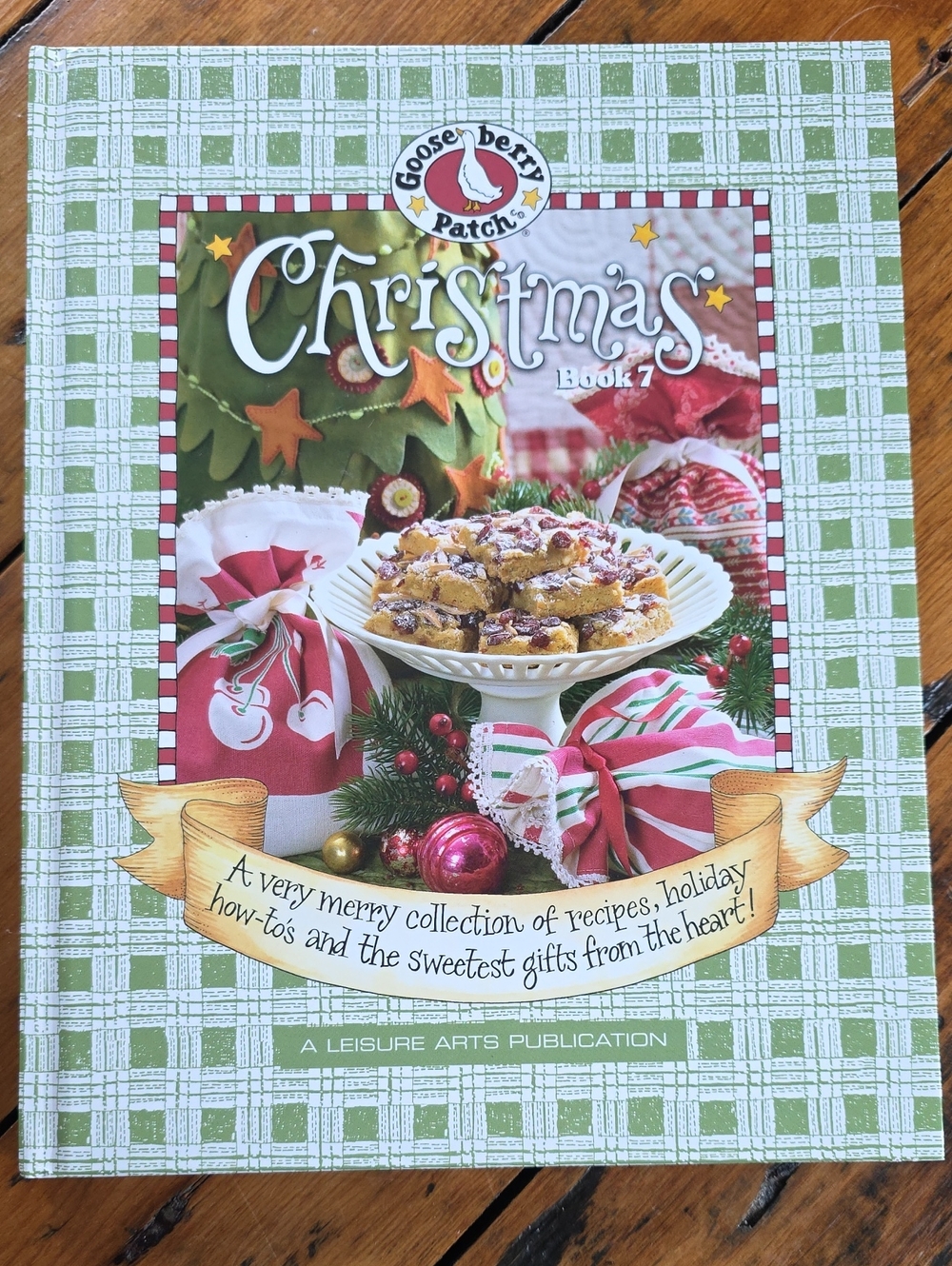 Gooseberry Patch Christmas Book 7 - Holiday Cookbook